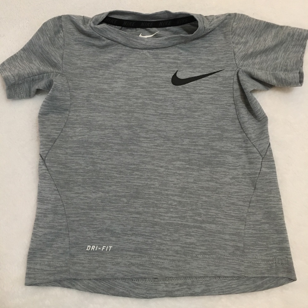 Boys 4T Nike dri fit t-shirt